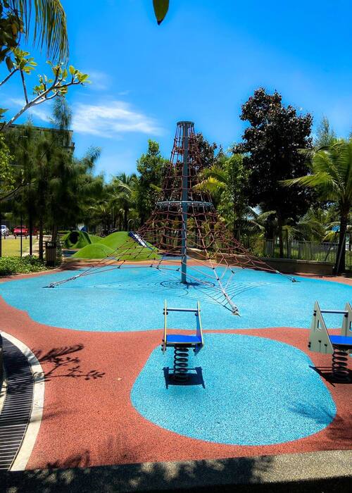 Fasiliti Timurbay Kuantan - Kemudahan homestay termasuk kolam renang, pantai, dan kawasan rekreasi